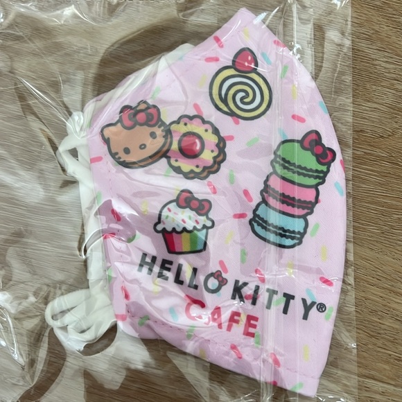 Hello Kitty Cafe Face Mask - Picture 2 of 2